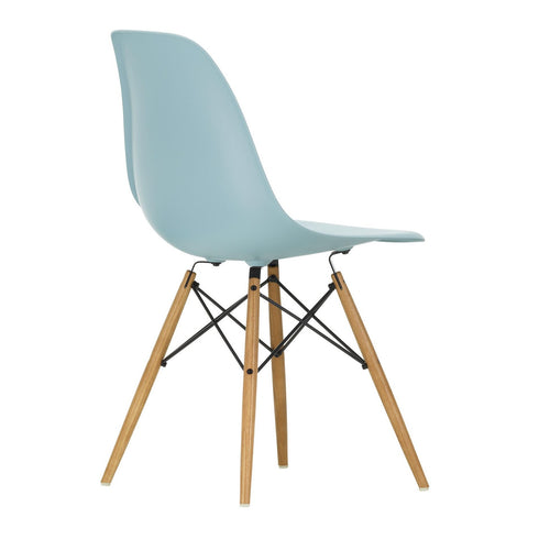 Cadeira Eames em Plástico DSW / Base maple